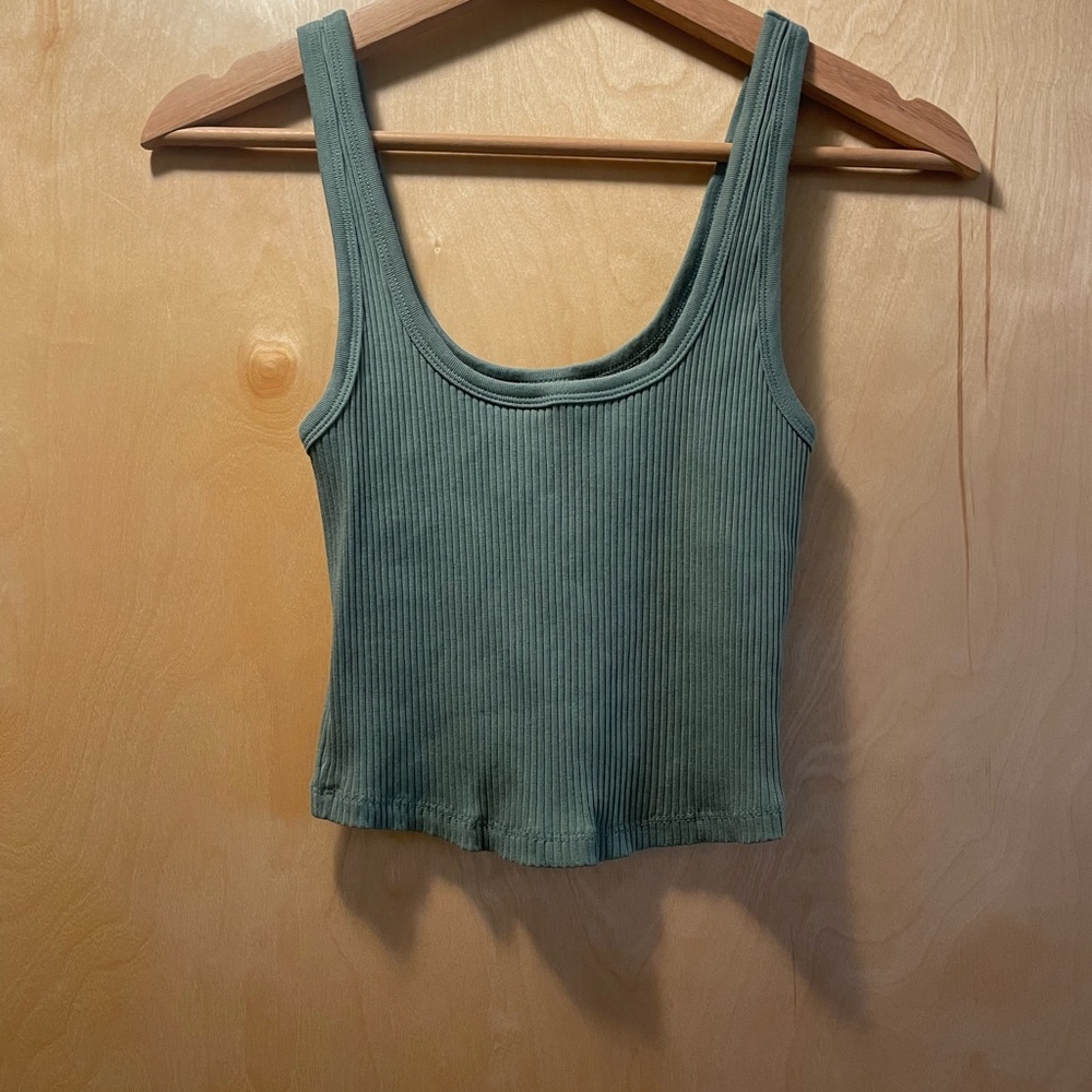 Worn one time. Light green stretchy, ribbed tank.